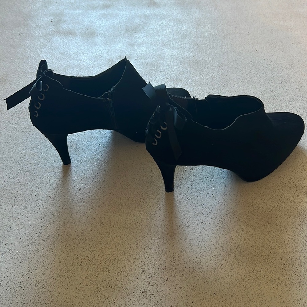 High heel shoes. Black velvet material. Size 9M.
